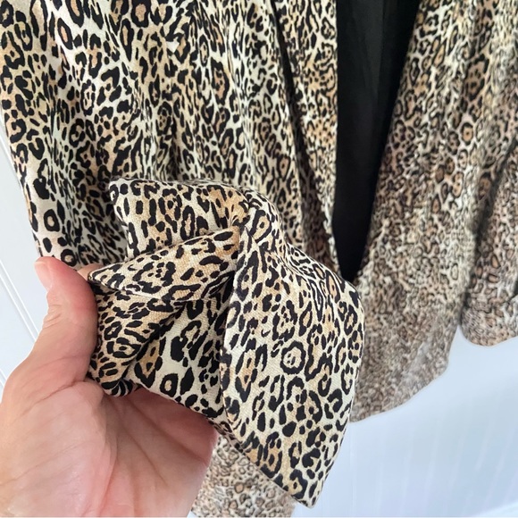 Chico's Leopard Blazer 0 4 6 Women One Button Pockets Cuffs Animal Print - Picture 7 of 10